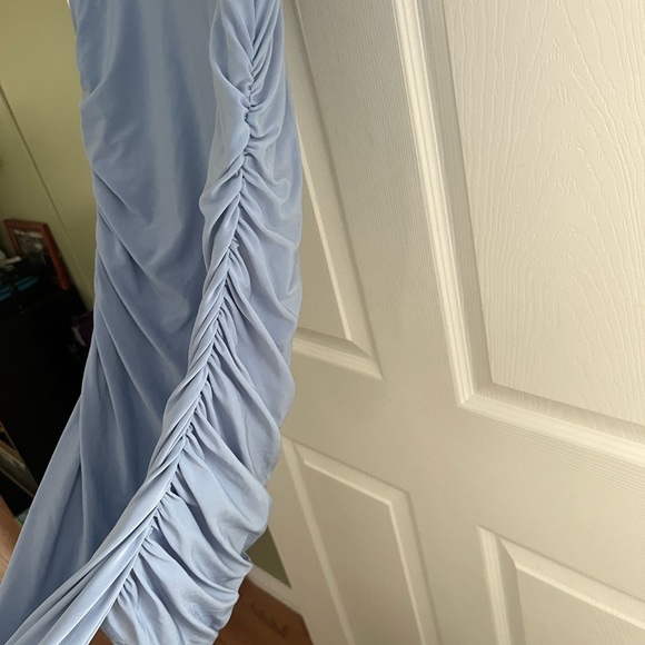 Beautiful light blue fitted sleeveless dress with rushing on sides. Size small - Picture 3 of 3